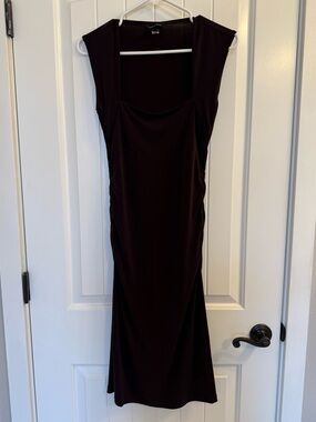 Moda International Sleeveless Midi Dress in Plum